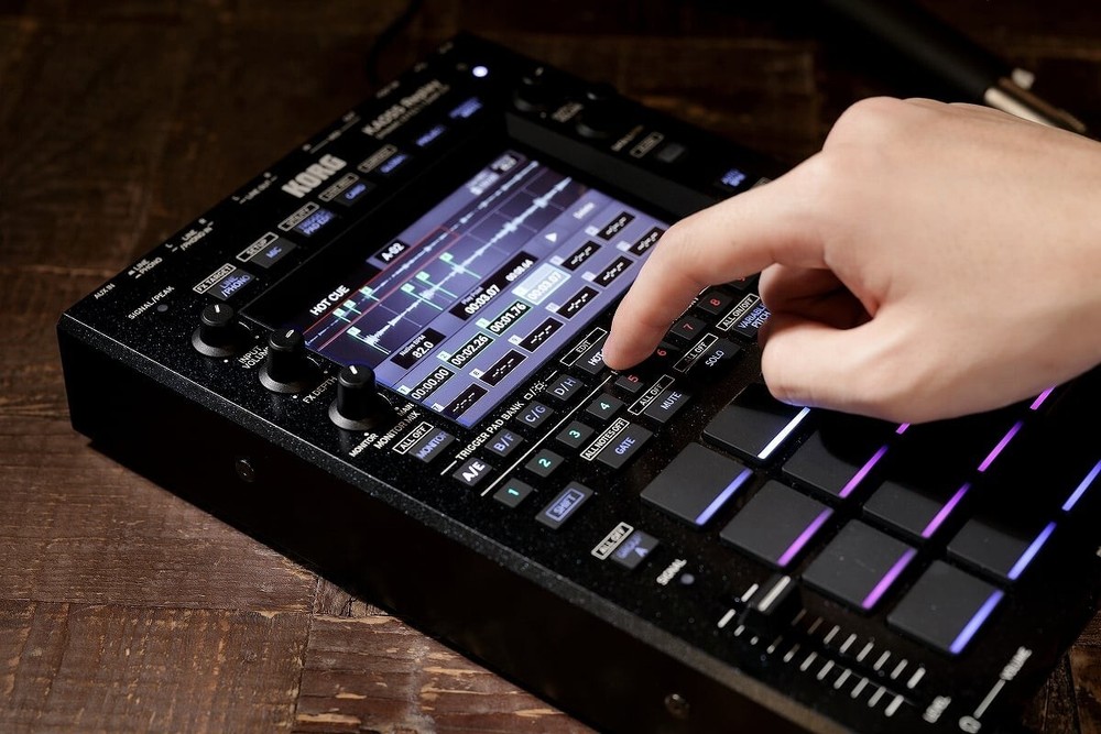 KORG KAOSS Replay Dynamic Effect Sampler All-in-One DJ Performance NEW