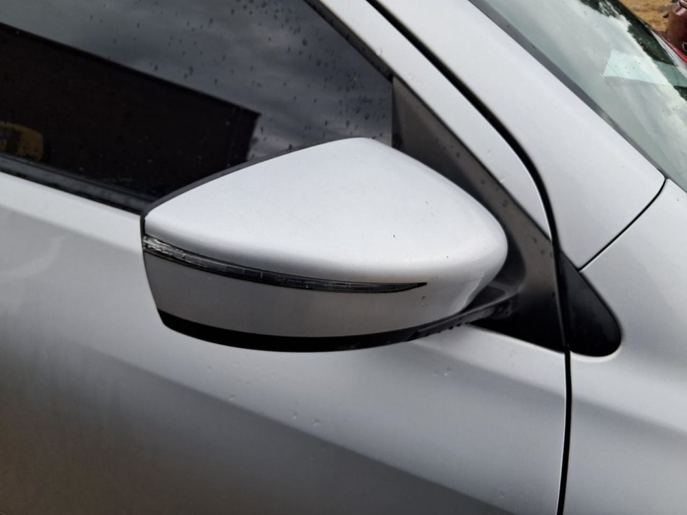 VERSA 2015 Glove Box 4808321