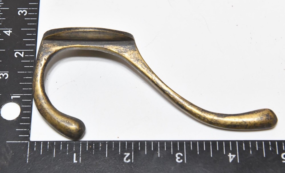 5 VINTAGE HAT OF COAT HOOKS