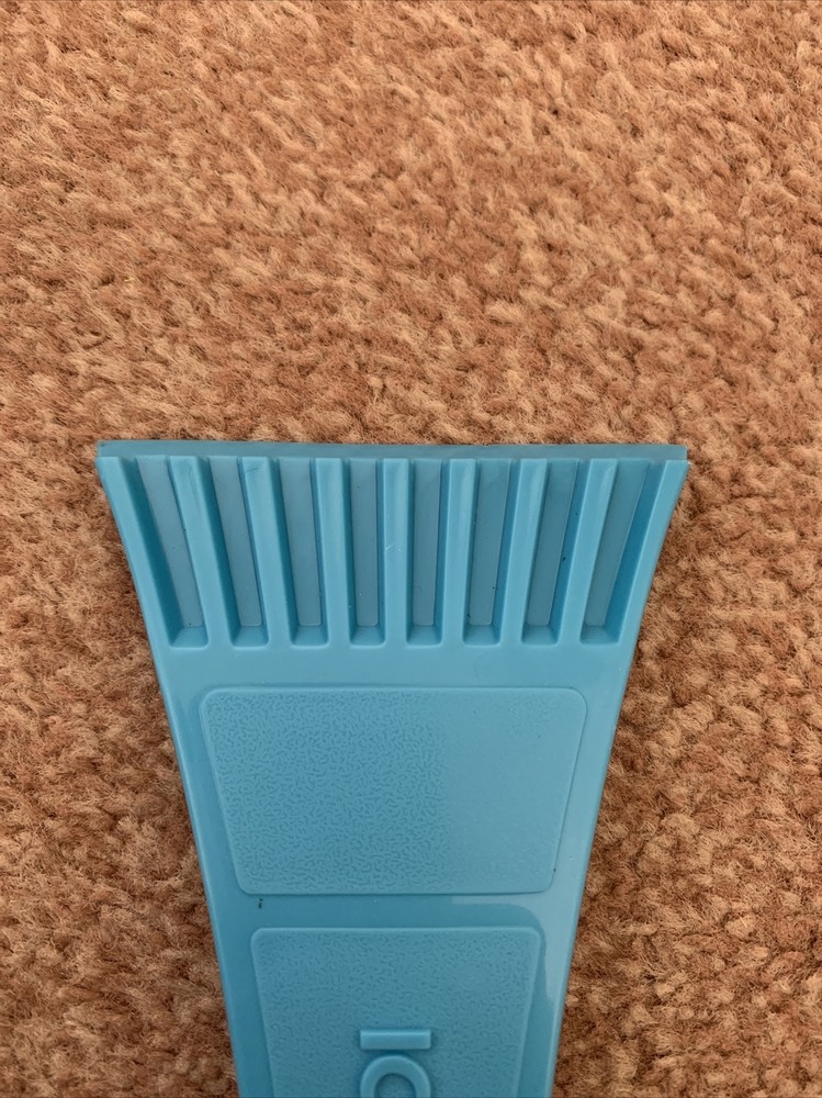 P1 Autocare Blue Windscreen Ice Scraper Winter Car Essential