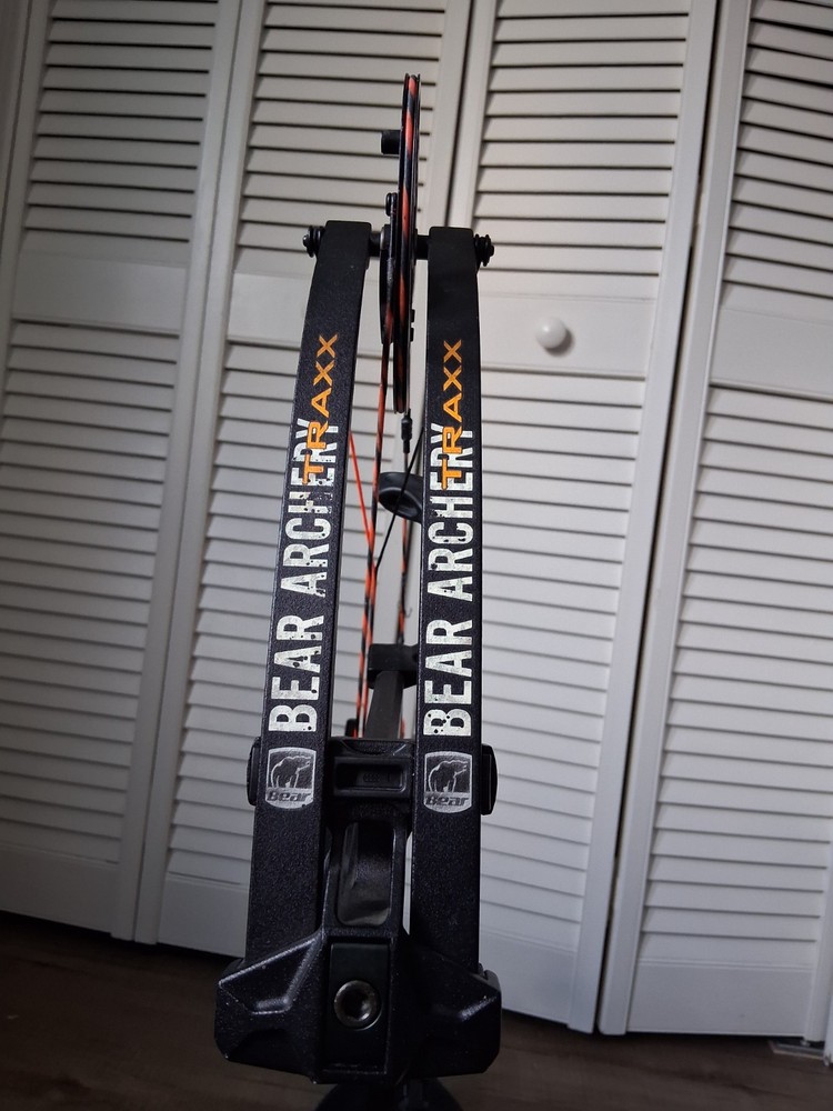 Bear Archery Traxx Compound Bow - Used