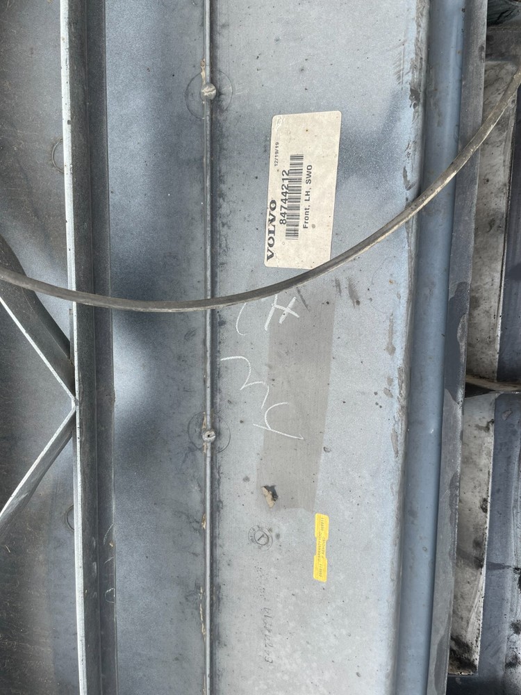 84744212 Volvo Step Fairing Front Left Driver Side