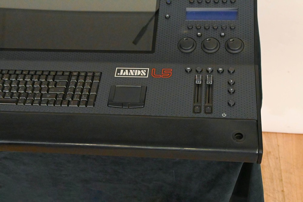 Jands Vista L5 Lighting Control Console CG01US6