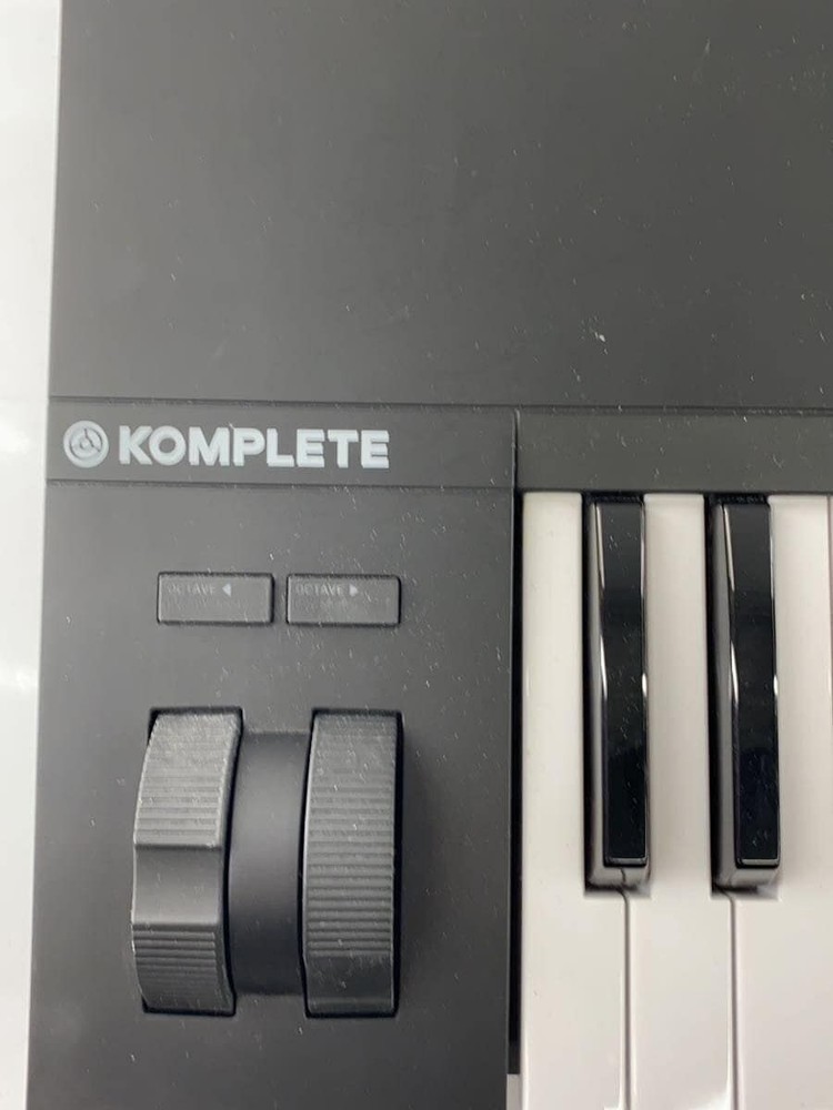 NATIVE INSTRUMENTS Synthesizer A49 Used