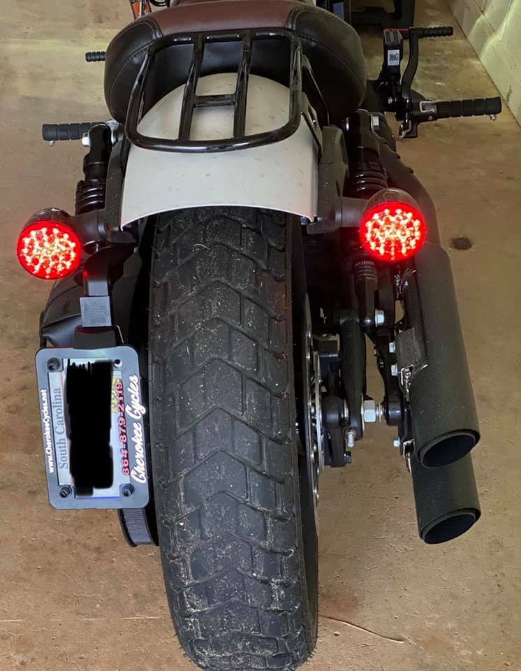 Scout Bobber Vertical License Plate Mount