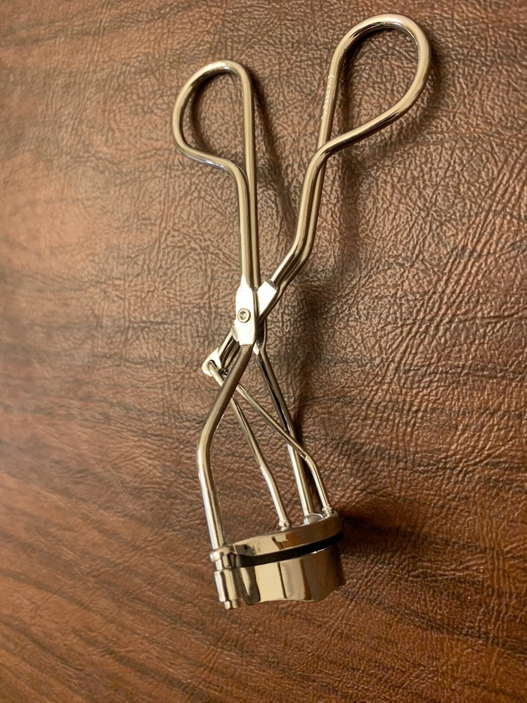 NEW- Silver Eyelash Curler Makeup Accessory Beauty Tool