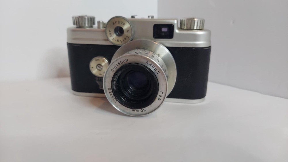 Argus C 44 35mm Camera In Original Leather Case UNTESTED