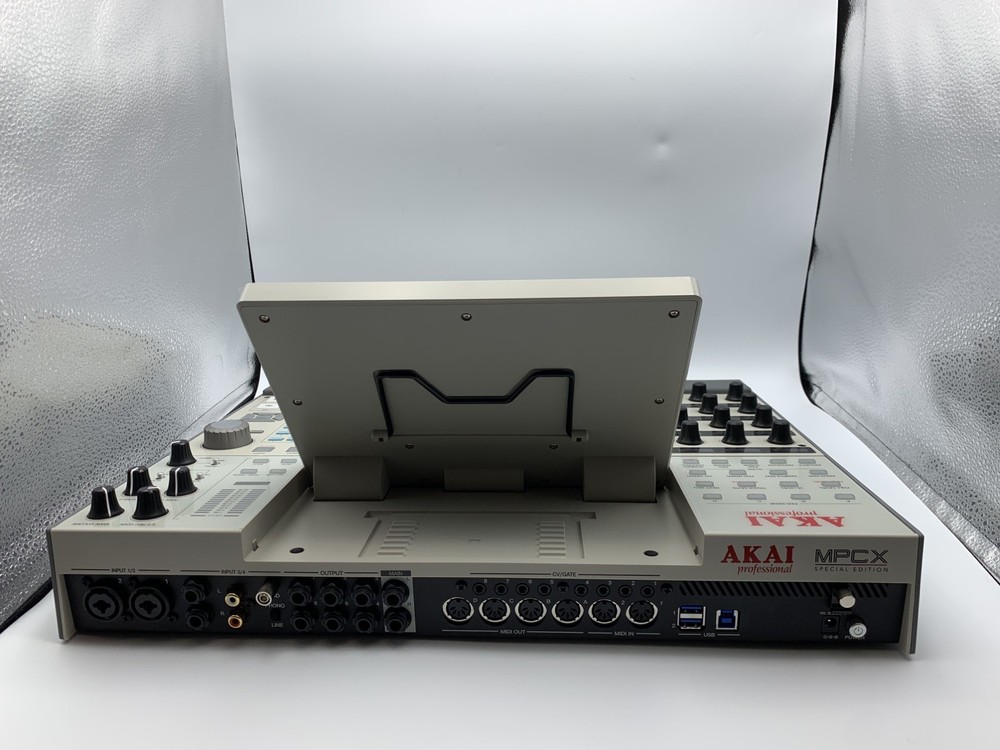 Akai MPC X-SE Professional Sampling Workstation