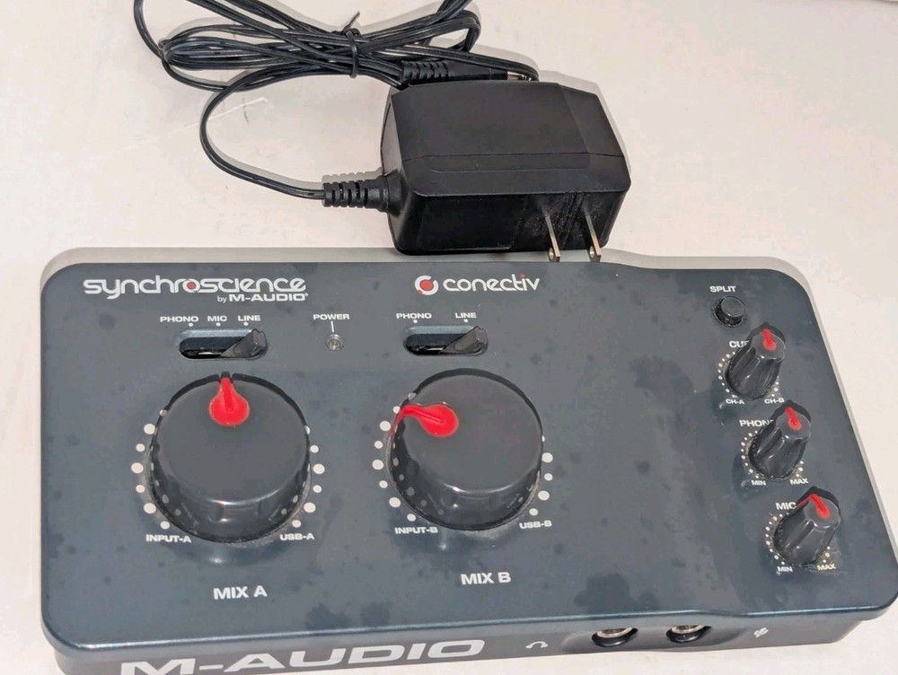 DJ Interface M-Audio Synchroscience Conectiv with Power Cord