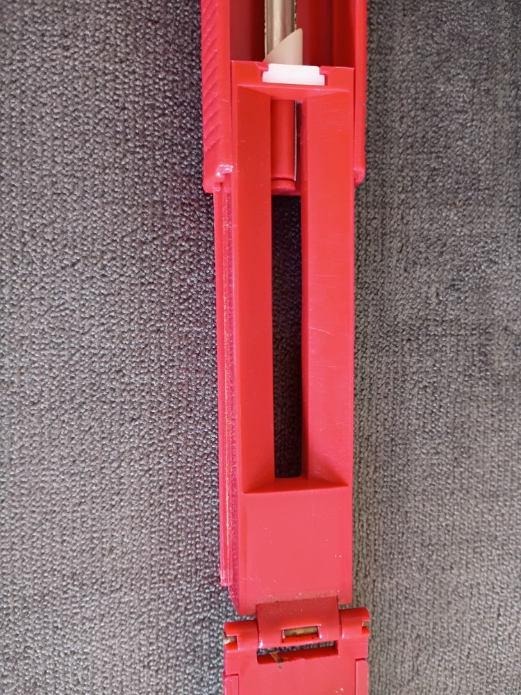 Zig-Zag 100's Injector Cigarette Rolling Machine RED -used- works.