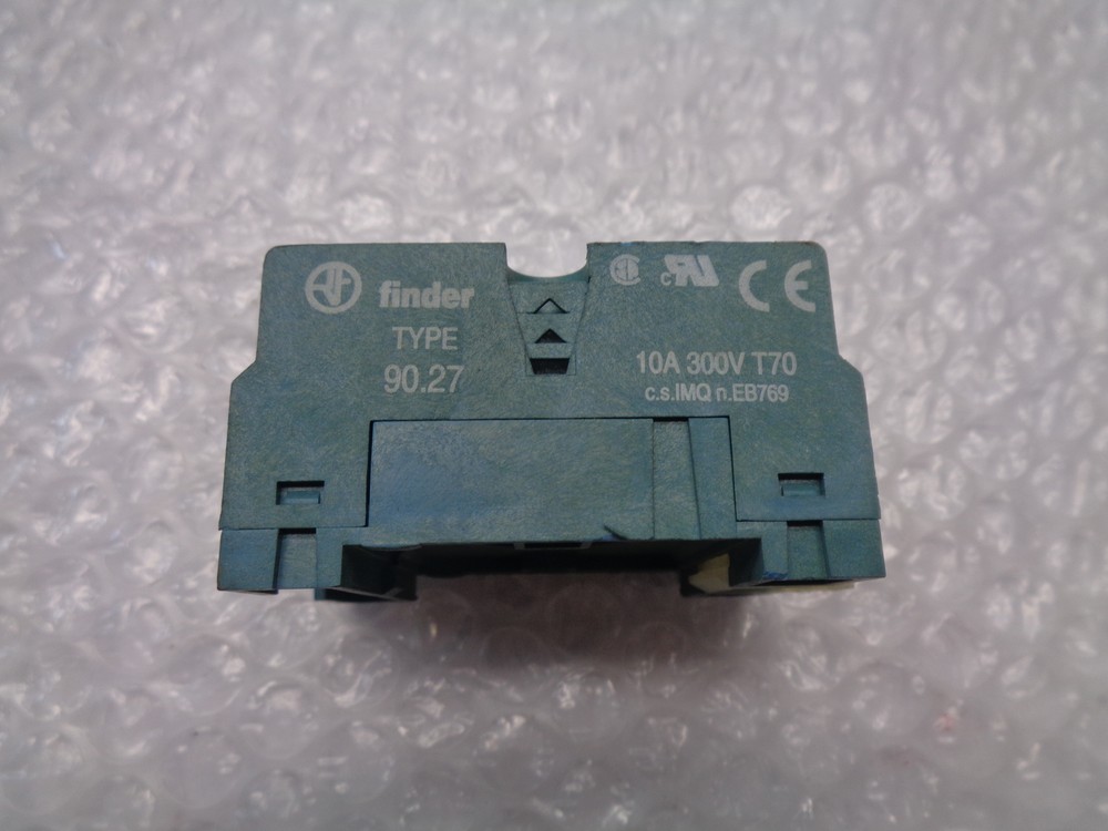 FINDER 90.27 RELAY BASE UNMP