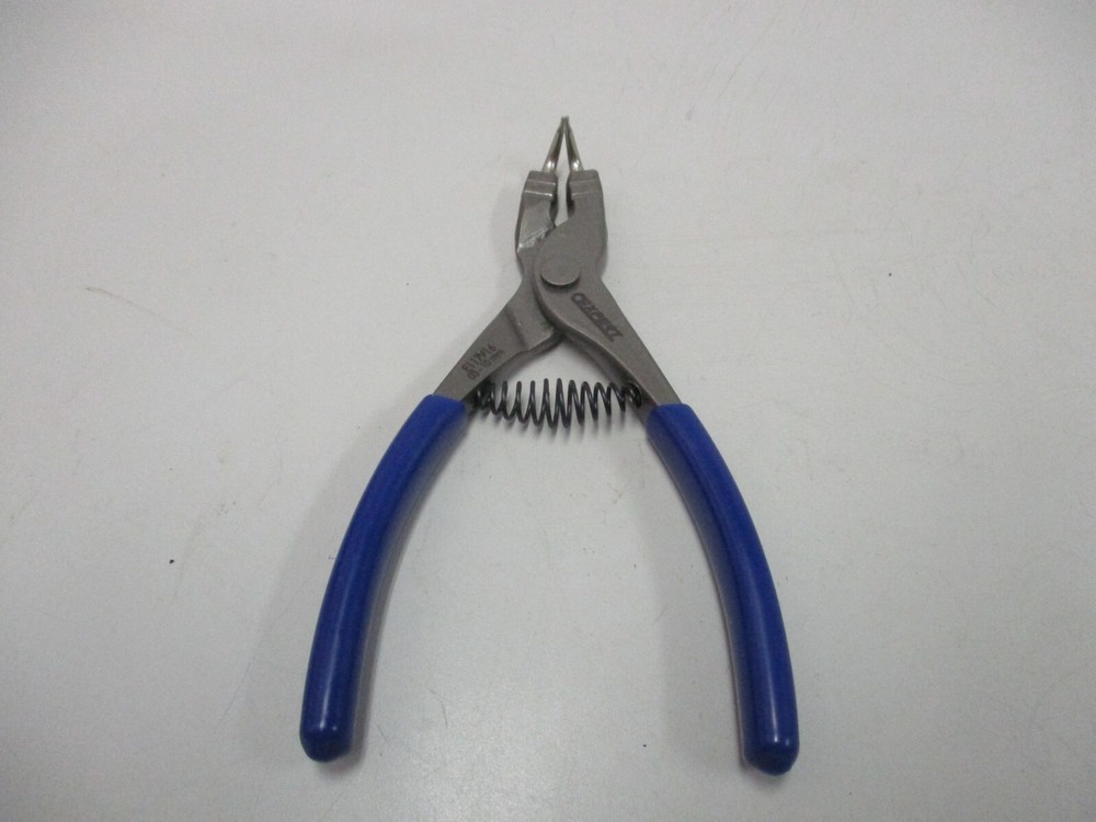Expert  90-Degree External Retaining Plier  (E117916)