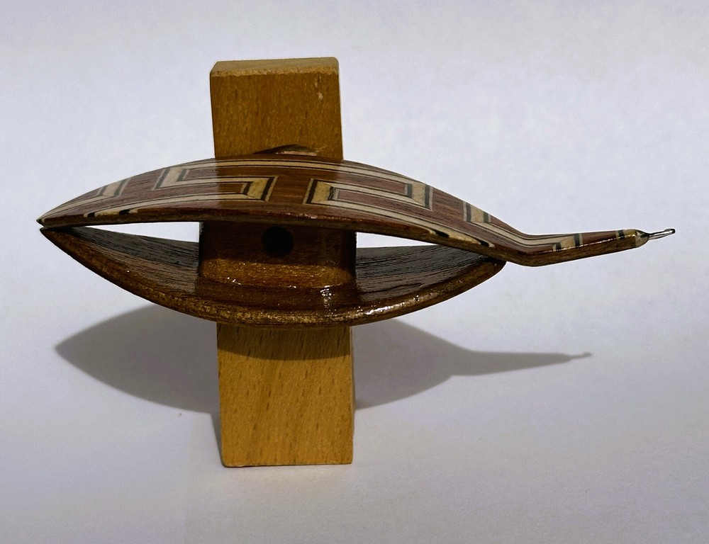 Tatting shuttle with Greek pattern inlay 0.75 hook 3" long