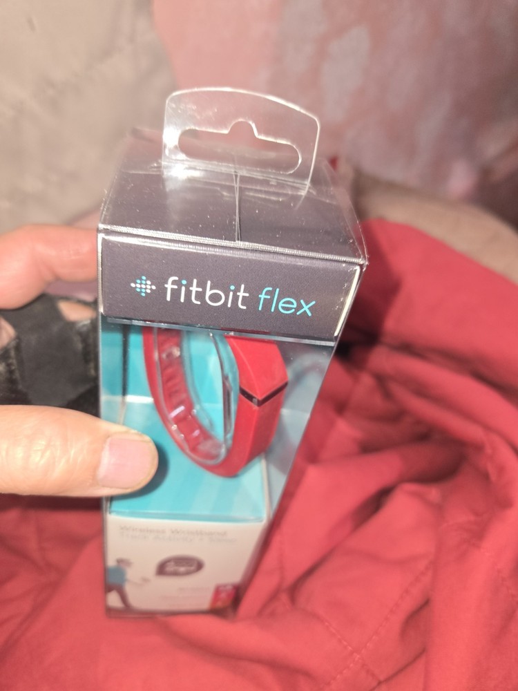 **NEW SEALED**Fitbit Flex FB401 FLEXRED Wireless Activity Sleep TrackerWristband