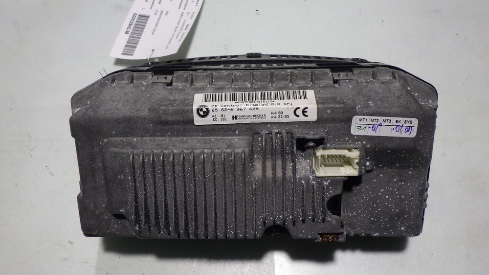 06 BMW 750i Info Screen