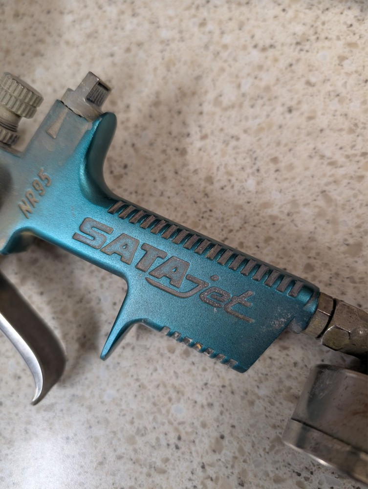 sata jet spray gun Model NR95