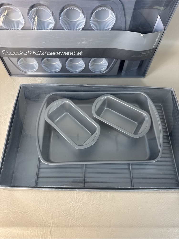Crate&Barrel Cupcake/Muffin Bakeware Set
