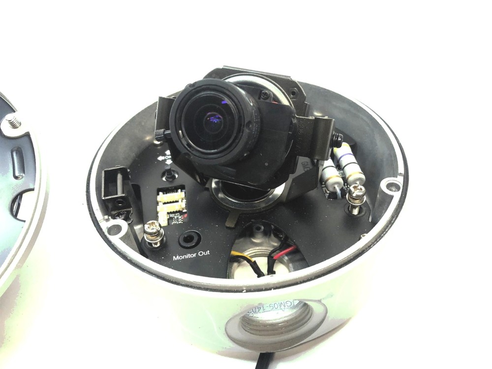 GE Security High Res. Varifocal Lens Dome Camera UVD-EVRDNR-VA2 USED