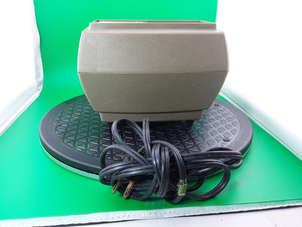 VIEW-MASTER Projector w/3 Complete Packs -Popeye, Peanuts, Daniel Boone Working