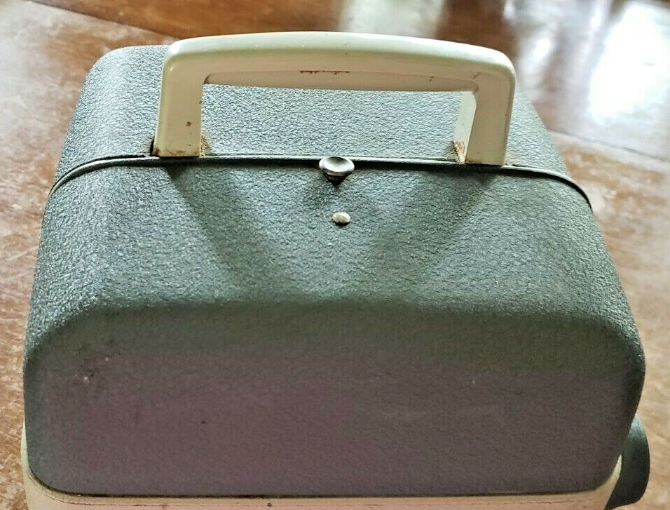 VINTAGE BELL & HOWELL SUPER AUTO LOAD PROJECTOR 8MM