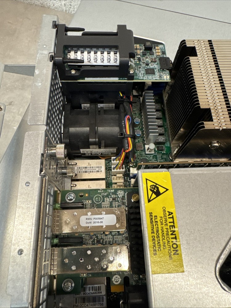 HP CS5000 disk array Rack (4U) - 10Gb Ethernet Flash Array with 2x Controllers