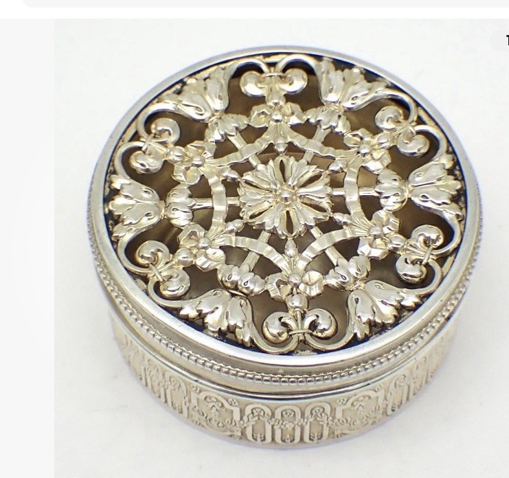 Vintage Tiffany&co Sterling Silver Pillbox. Box