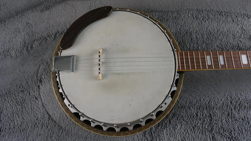 Pirles 5-String Closed Back Banjo w/ Hard Case