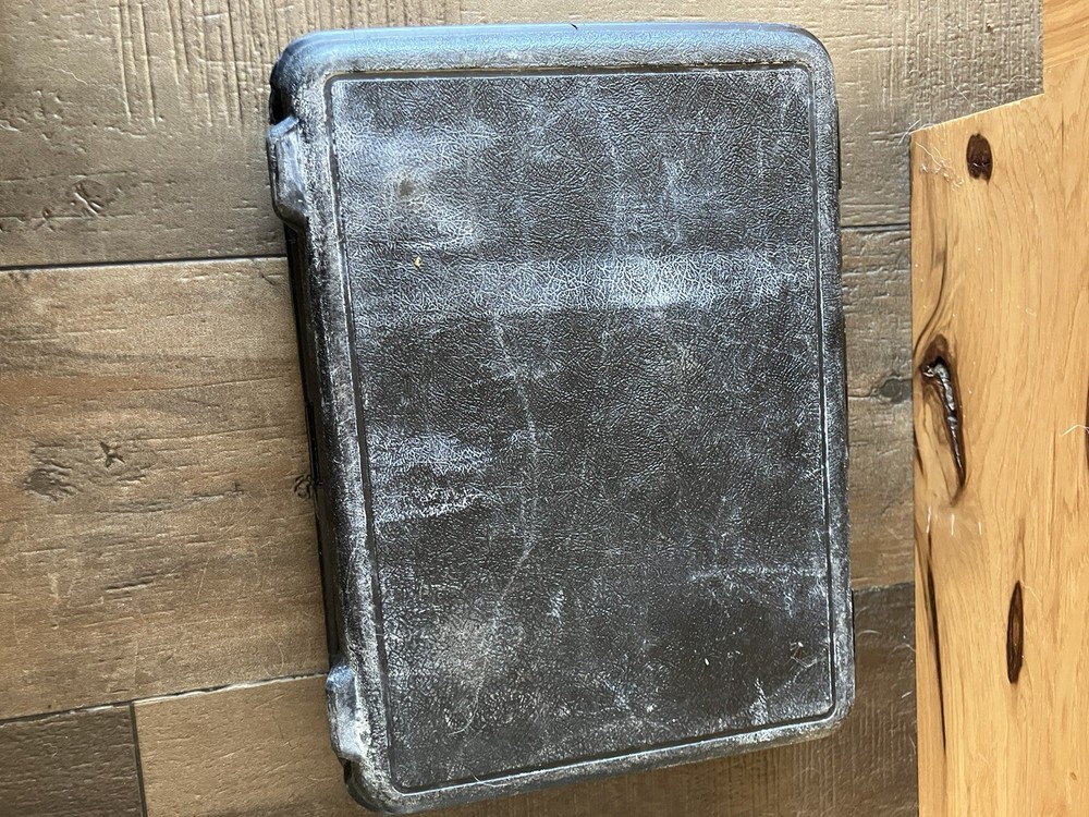 ROBINAIR TRACKER Ultraviolet Leak Detection System # 16250 With Case Hvac