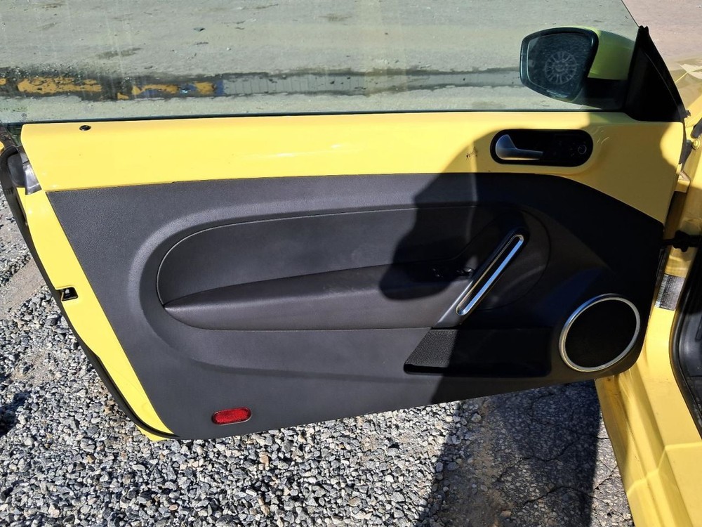 BEETLE 2015 Glove Box 4832147