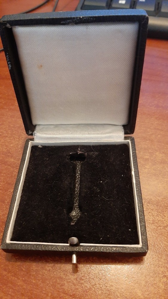 merrit box with swords 1940-1945