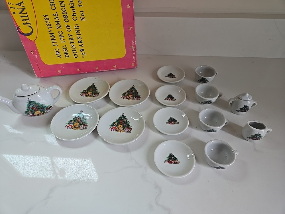 Vintage 17 piece Christmas tea set