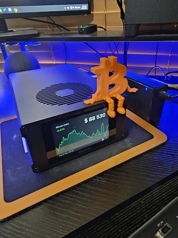 Braiins BMM 101 Bitcoin Miner (Multipurpose Display)