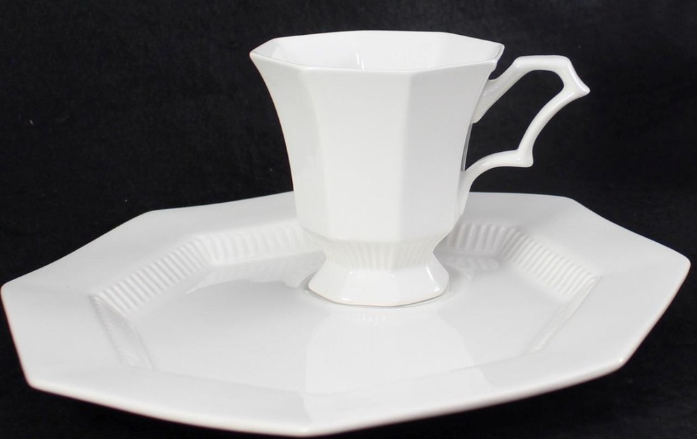 Independence China INDEPENDENCE WHITE Snack Set GREAT CONDITION
