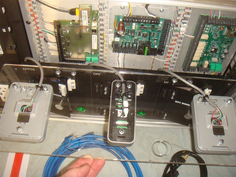 SIEMENS ACCESS CONTROL SIMULATOR/DISPLAY CASE WITH AR20M-MF & AR40S-MF READERS