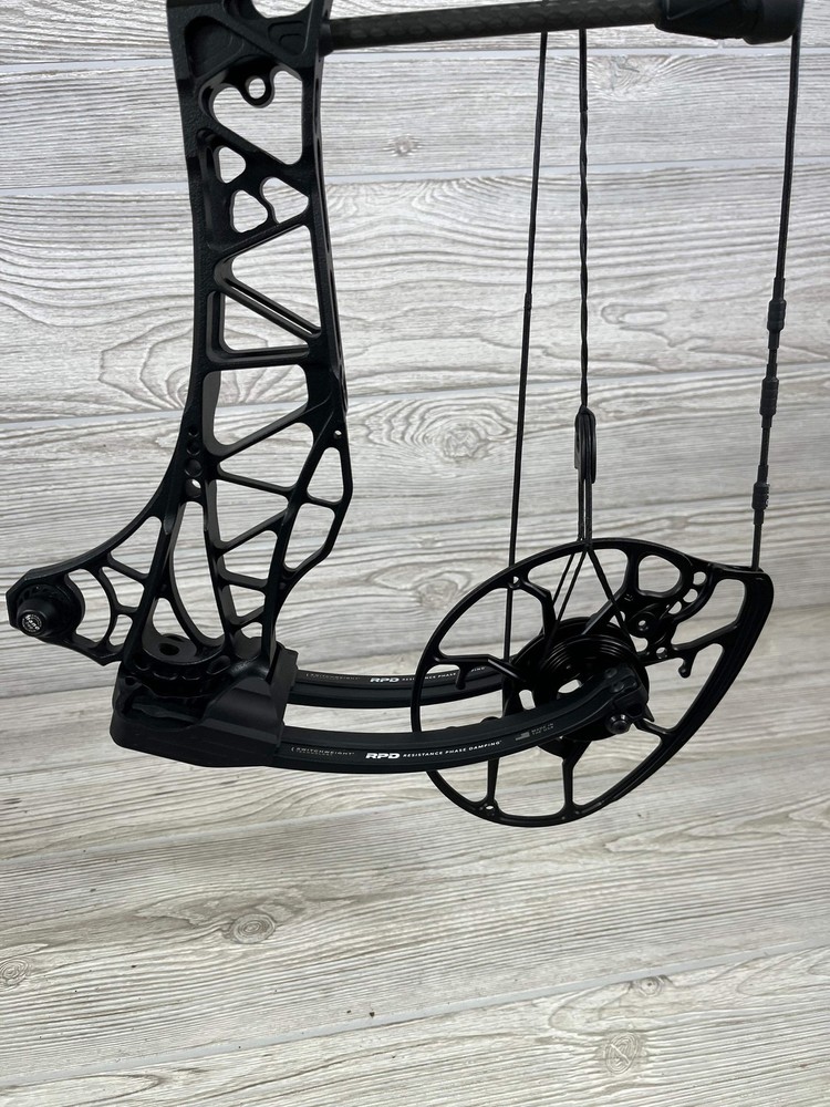 Used Mathews Lift 33 RH Black