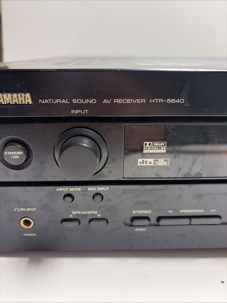 Yamaha HTR-5640 AV Receiver. Missing One Peg Leg.