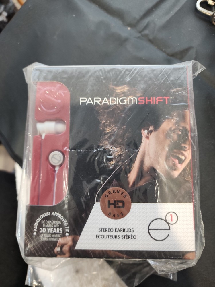 PARADIGM SHIFT e1 Earbud Headphones  White *New In Box*