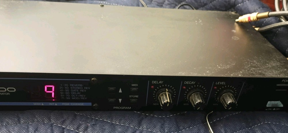 Yamaha REV100 - Digital Reverberator Effect Processor Tested