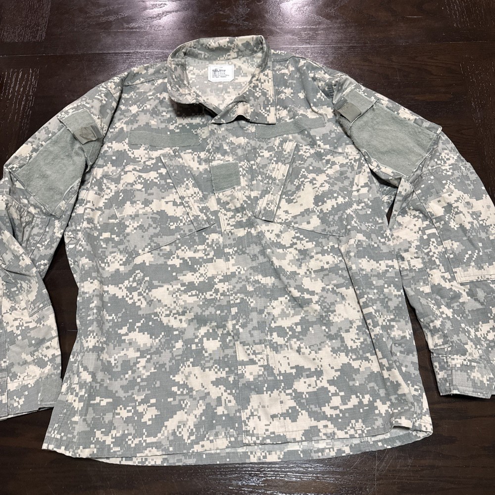ACU Digital Jacket Medium-Regular NSN: 8415-01-519-8510