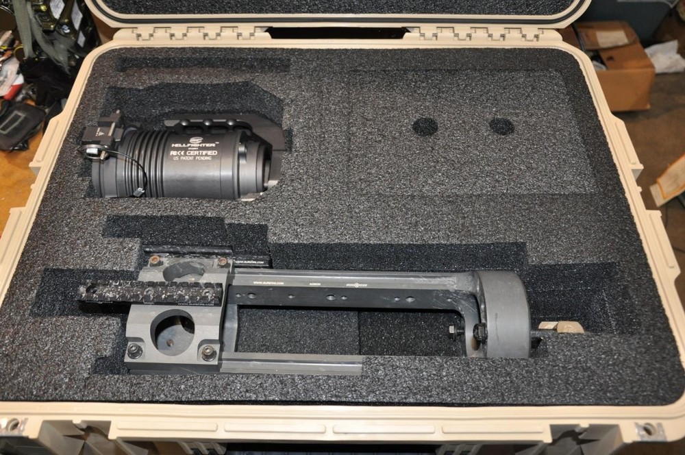 Surefire Hellfighter  Light + M88A Rail