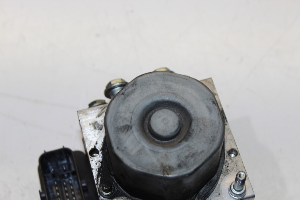 2014 Harley-Davidson Electra Glide FLHTK ABS Brake Pump Module Assembly 41100013