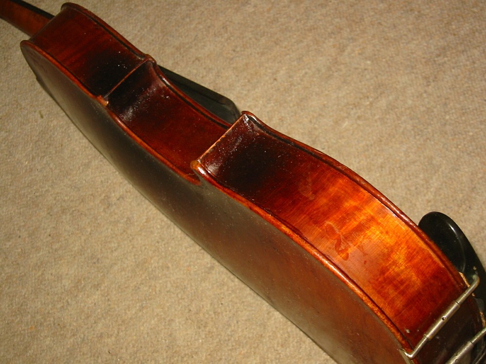 old Viola needs service & cleaning, nicely flamed back and side!