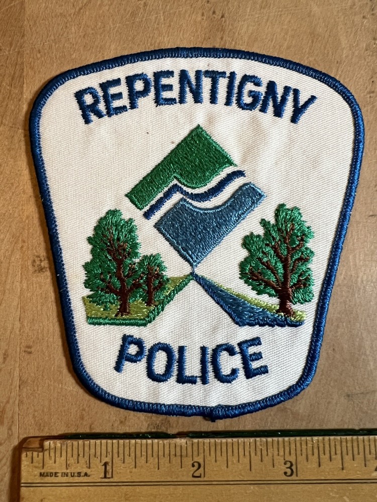 REPENTIGNY QUEBEC CANADA Sheriff Police Patch EVERGREEN TREES unused