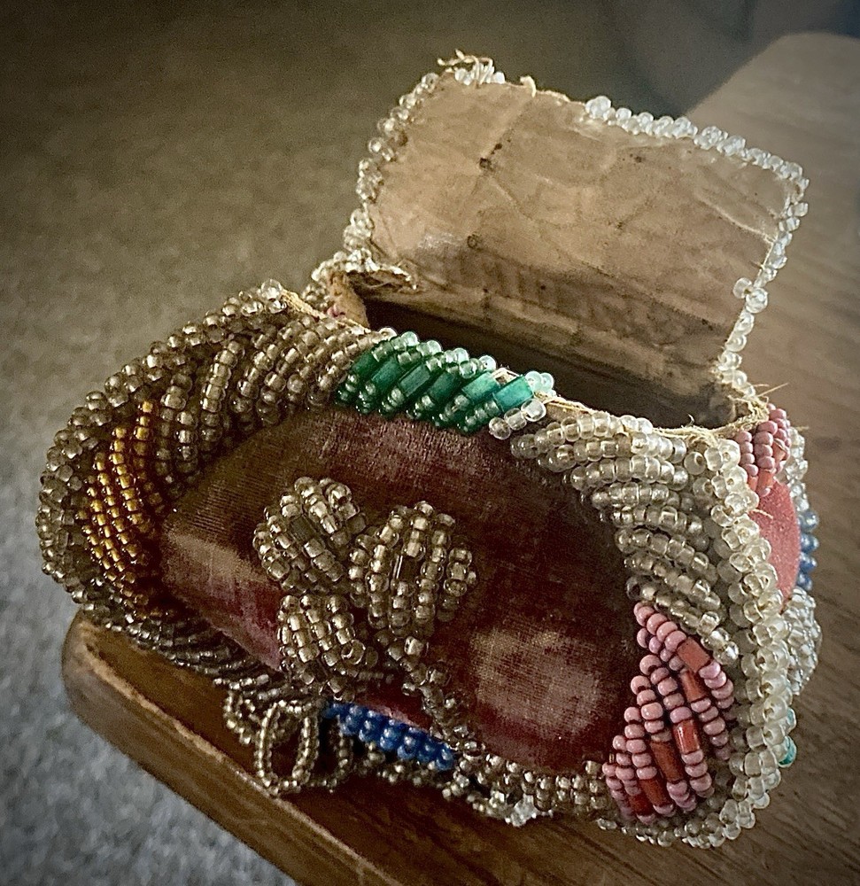 ANTIQUE Native American BEADED POUCH