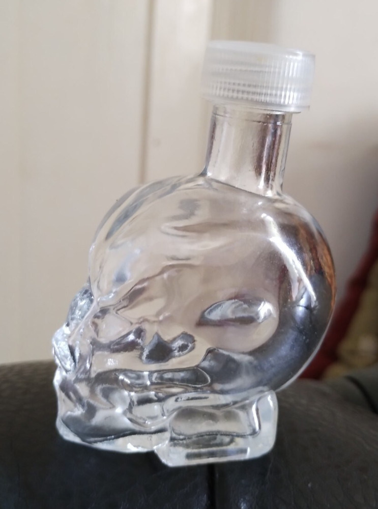ALIEN HEAD SMALL EMPTY GLASS BOTTLE WITH SCREW ON LID