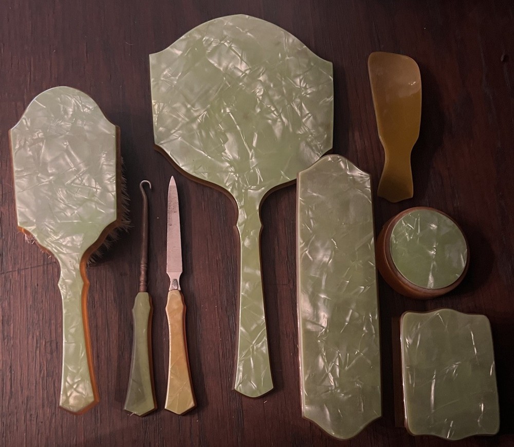 8 Pc Vintage Green Marbled Vanity Set
