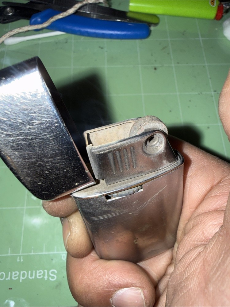 Vintage 1960’s Ronson Lighter With Chevron Atomic Design