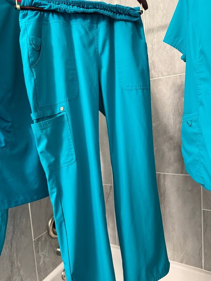 ELLE Scrub Set