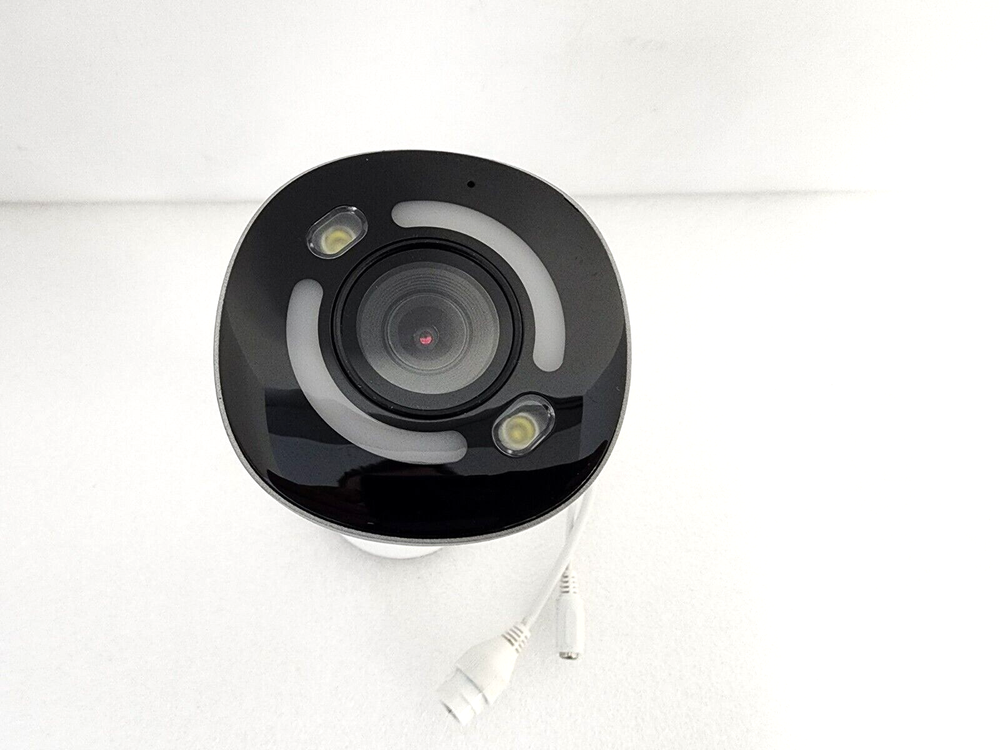Lorex 4K Ultra HD Smart Deterrence IP Camera w/Smart Security Lighting E895AB