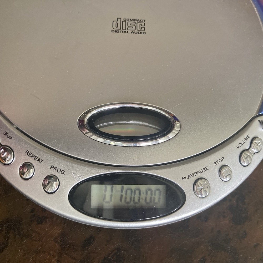 Durabrand WORKING Programmable CD Player Blue-Silver with 10 CD Carrying Case